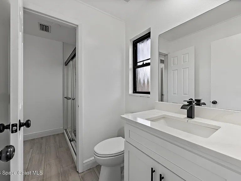 419 Marquis St — Photo 15