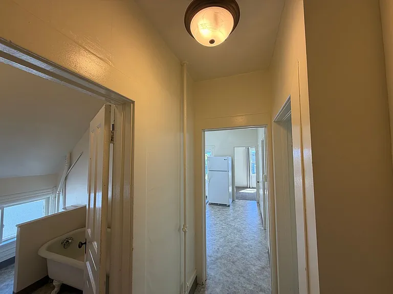 1225 G St — Photo 8