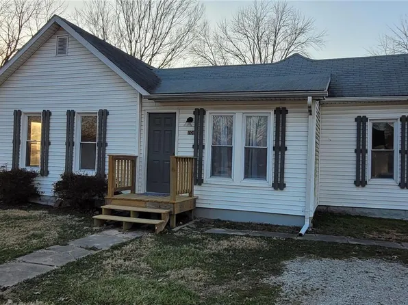 106 S Prospect St, Coffeen, IL 62017