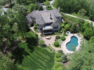 835 Holden Ct, Lake Forest, IL