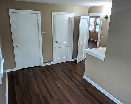 5th image of 4932 N Caroline Ave