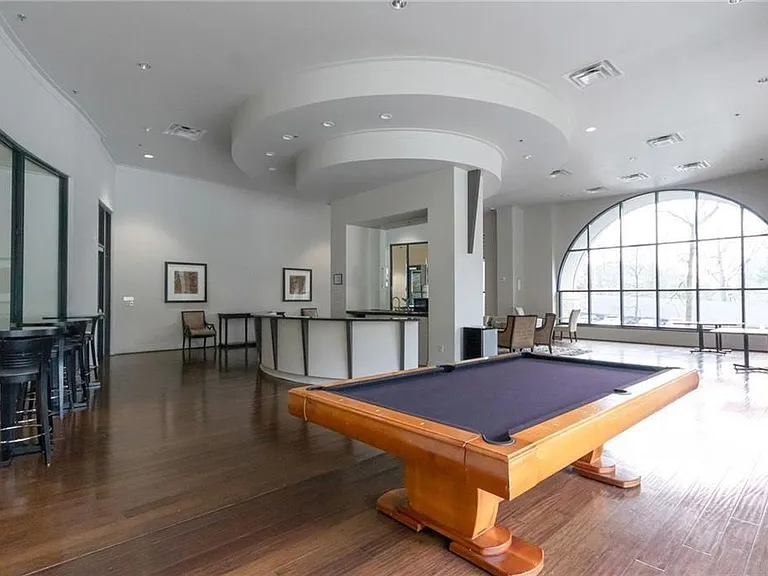 3040 Peachtree Rd NW #813 — Photo 26
