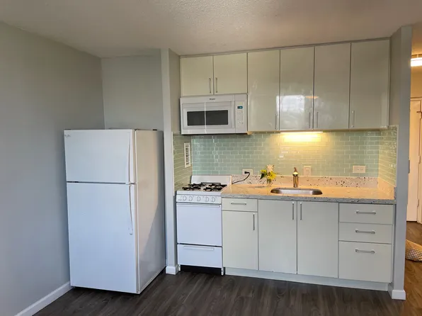 1550 Wilder Ave #1204, Honolulu, HI 96822
