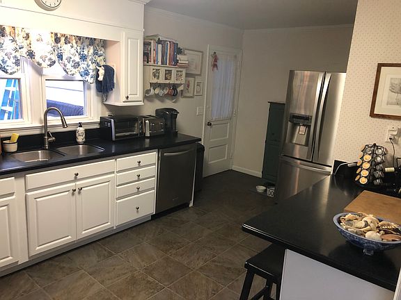 3rd image of 59 Willow St