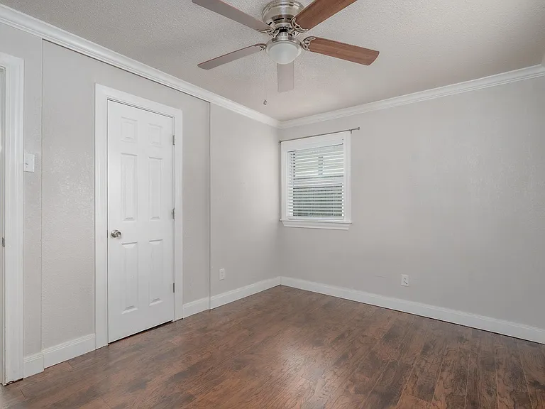 3042 S 28th St — Photo 34