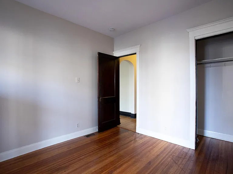 1409 W Belle Plaine Ave #1W — Photo 10