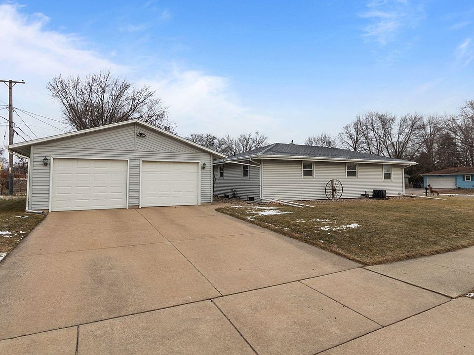1st image of 1147 Meadow Ln