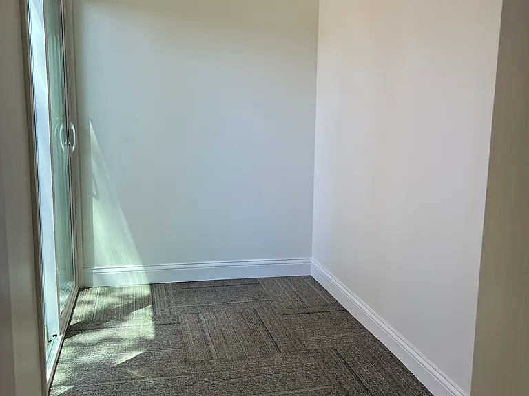 403 W 1st St #B — Photo 12