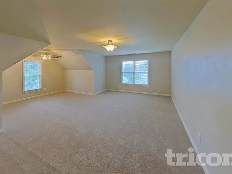 1260 Castle Pointe Ln — Photo 10