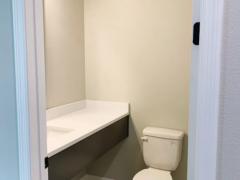 1034 Herman Ave — Photo 10