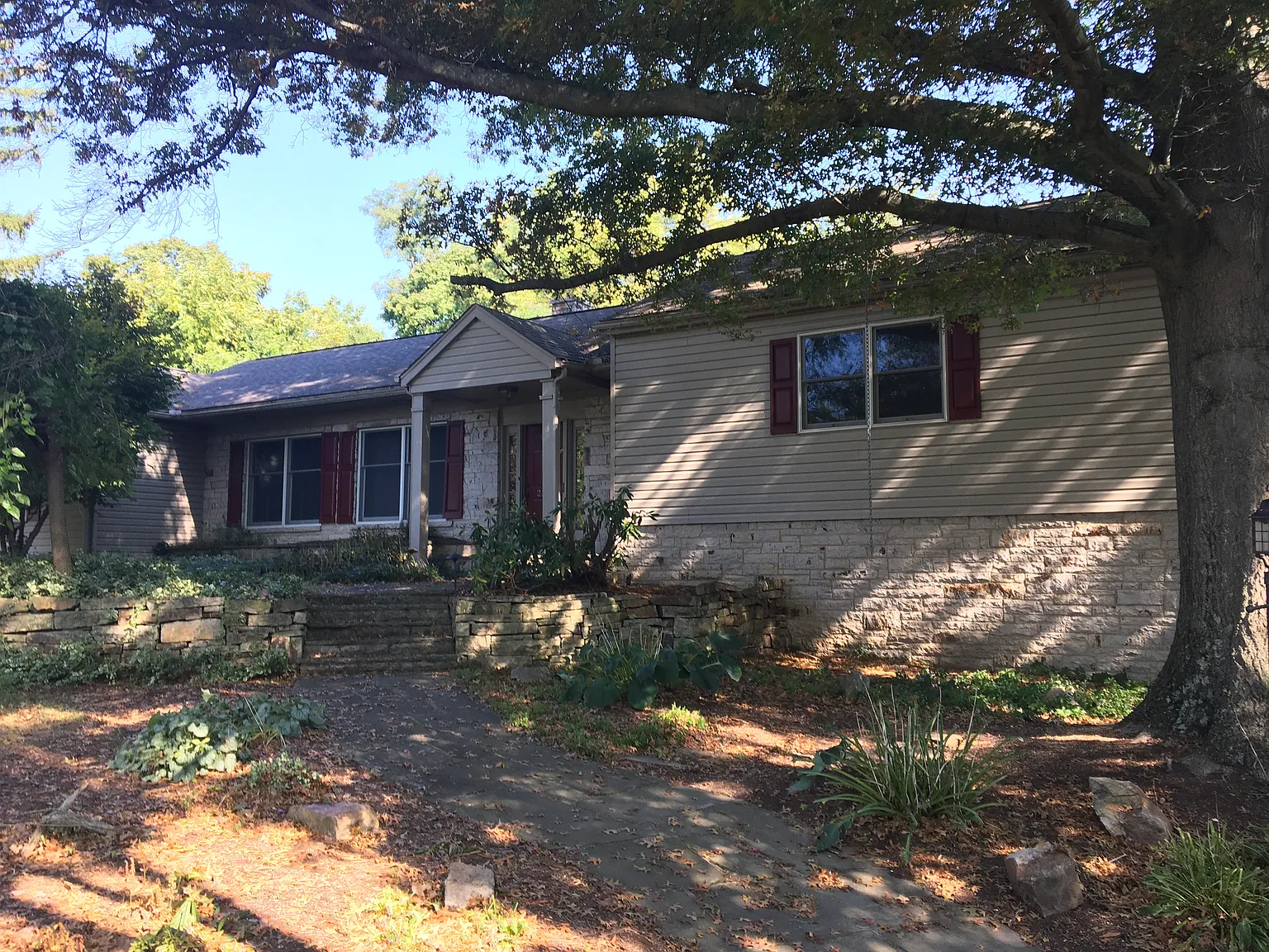 3 bed, 9999 sqft, $2,500 — Photo 1
