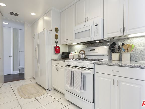 5th image of 11805 Mayfield Ave APT 303
