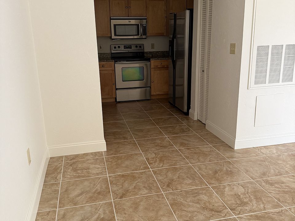 KItchen new cabinets and appliances