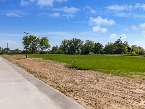 202 E Teal Dr, Troup, TX 75789