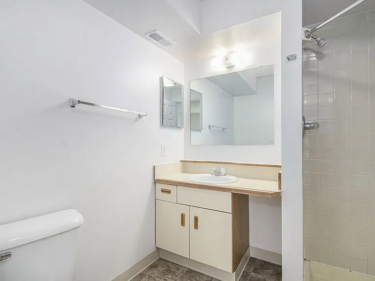 Hurwich Farms Apartments — Photo 68