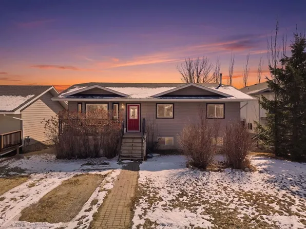 531 W Pioneer Dr, Irricana, AB T0M 1B0