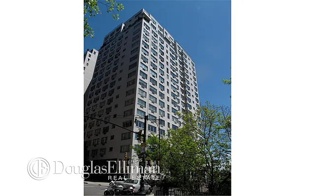 Sold by Douglas Elliman | media 15