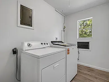 2613 Summerwood Ave — Photo 7