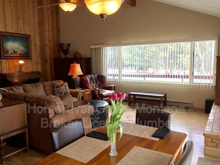 21800 Jones Rd — Photo 2
