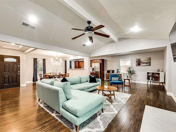 3rd image of 401 Brook Hollow Dr