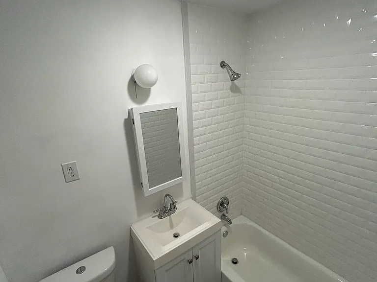 523 Lenox Ave #1A — Photo 8