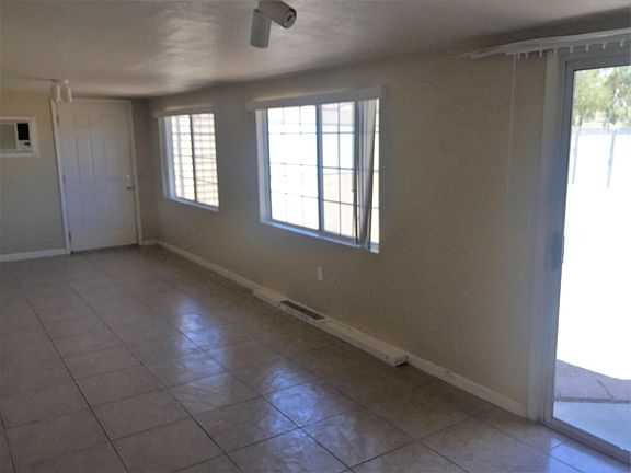 4th image of 3526 Red Cloud Dr