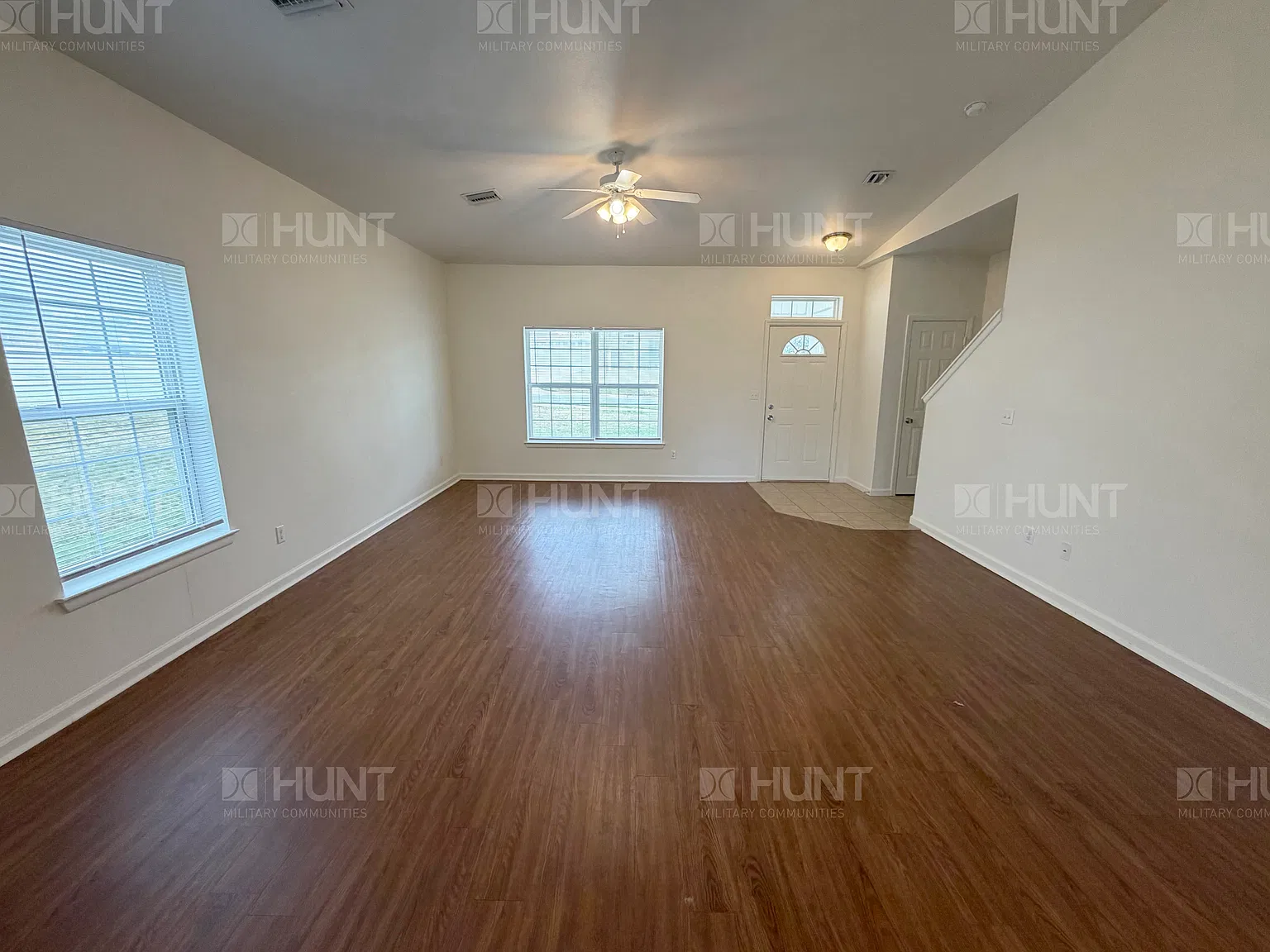 3 bed, 2.5 bath, 1889 sqft, $1,959 — Photo 3