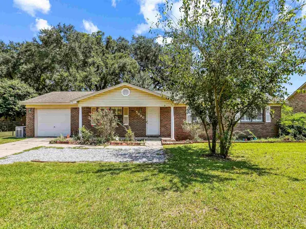 5896 Moss Ln, Pensacola, FL 32505