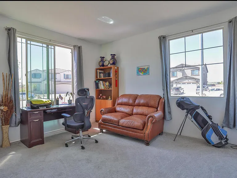 84422 Calle Larriva — Photo 12