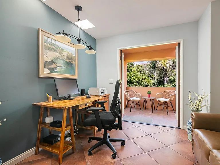 618 Gravilla Pl — Photo 36