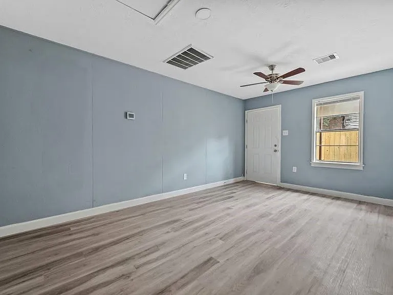 3425 Nettleton St — Photo 10