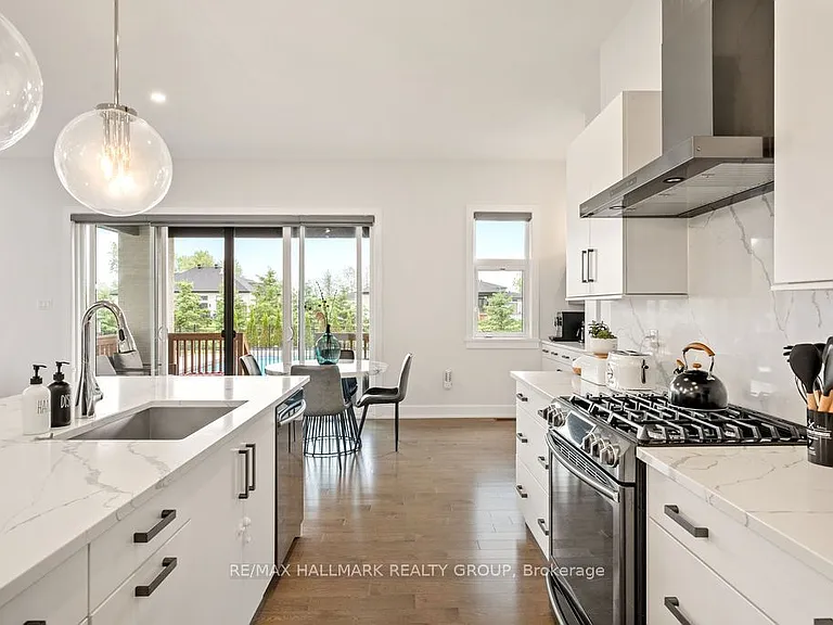 1575 Rangeland Ave — Photo 9