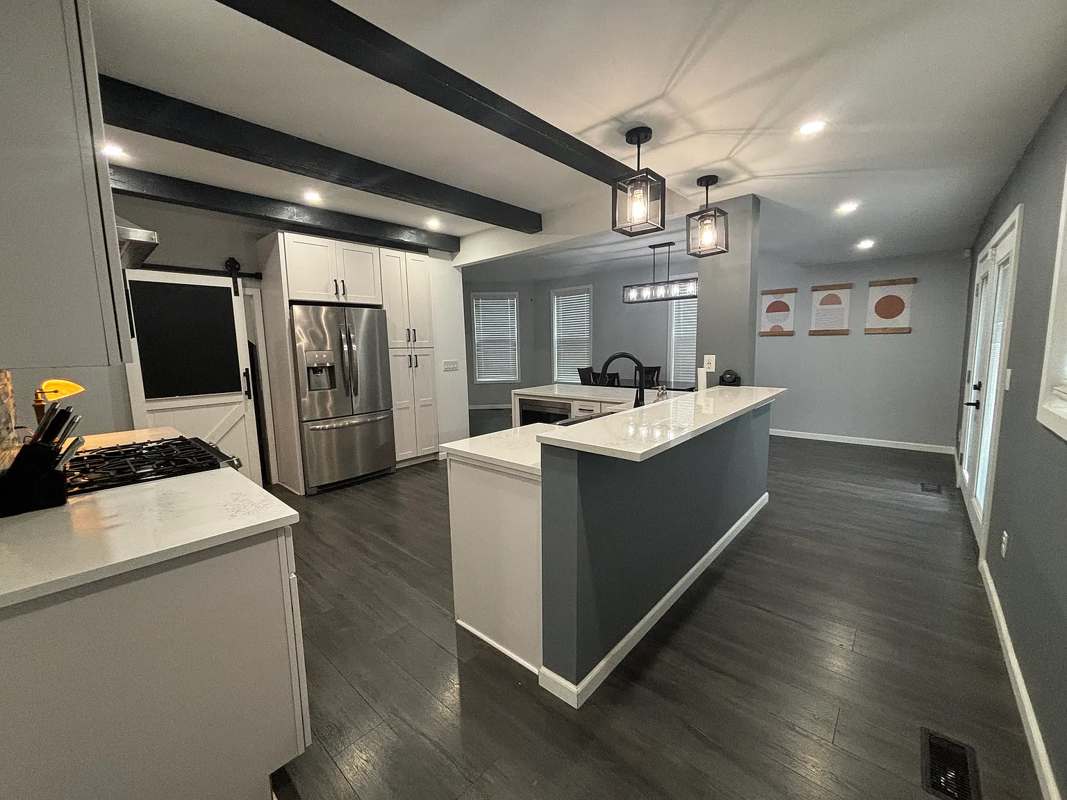 3 bed, 2164 sqft, $2,850 — Photo 4