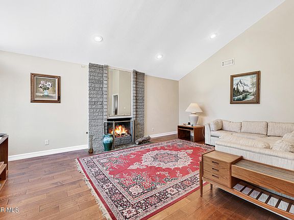 4th image of 2063 Dewberry Ct