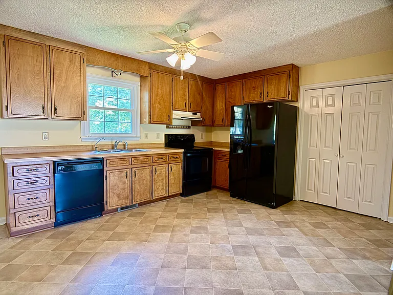 1086 Hickory Grove Church Rd — Photo 4