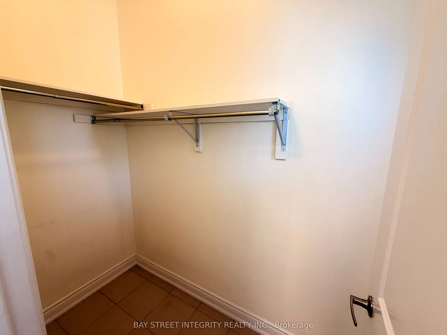 5 bed, $5,500 — Photo 3