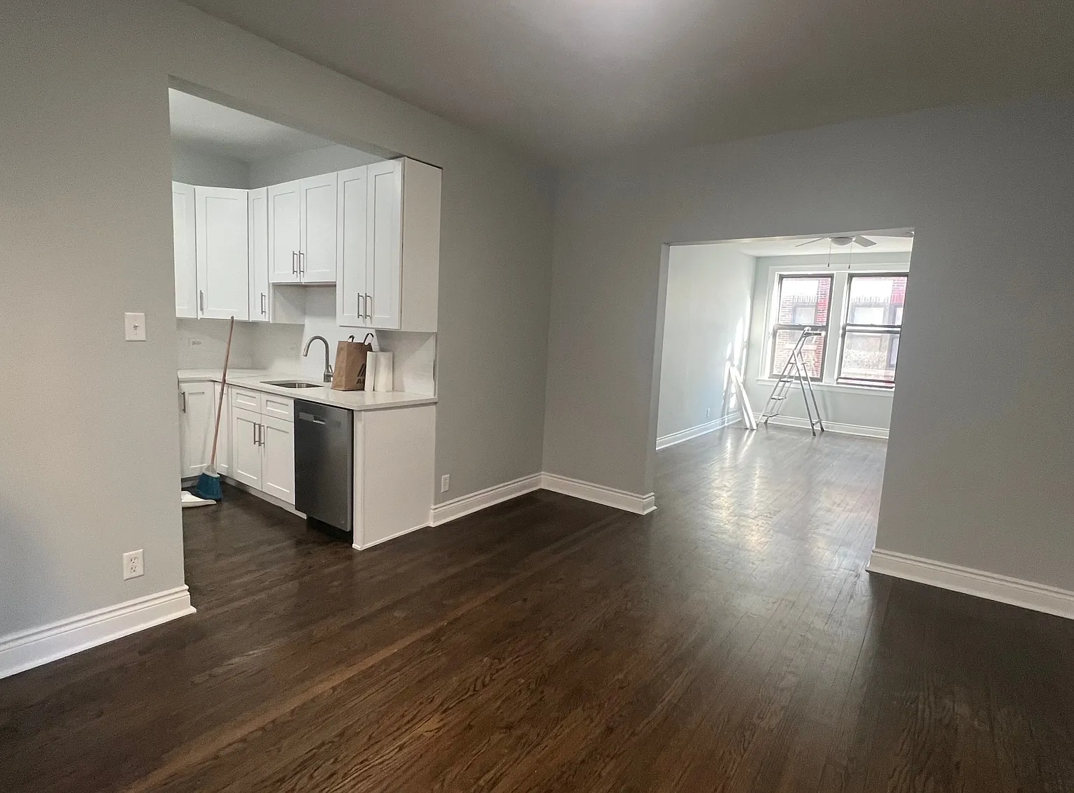 5515-25 S. Everett Avenue - 5517-2E — Photo 1