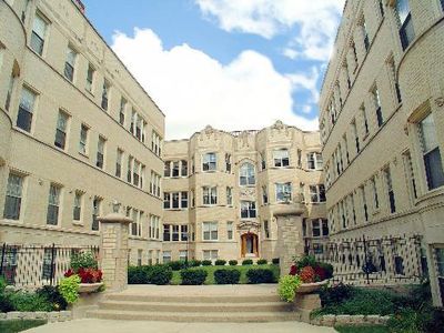 818 W Sunnyside Ave APT 2A, Chicago, IL, 60640