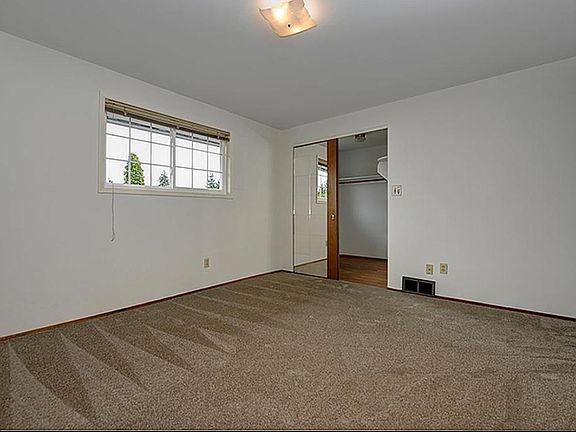 3rd image of 417 159th Pl SE