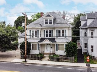 952 Bridge St, Lowell, MA 01850