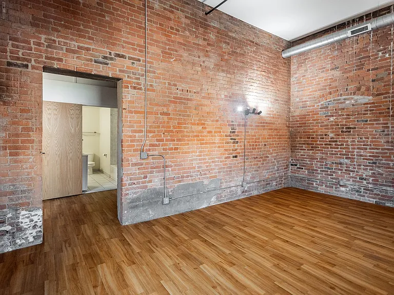 The Lofts at New Amsterdam — Photo 10