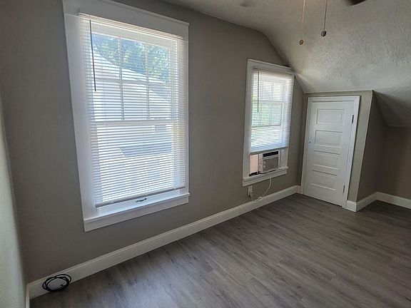 4th image of 129 E Concord St Unit 2