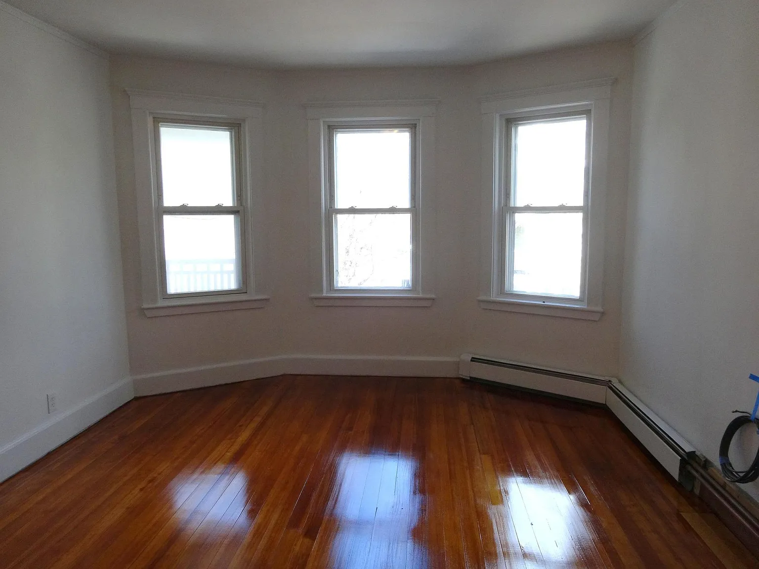 3 bed, 9999 sqft, $4,000 — Photo 1