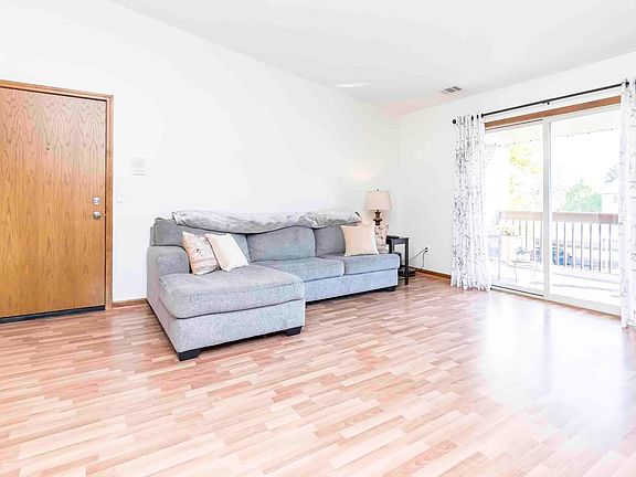 4th image of 2568 Eagles Cir Unit 5