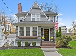 1106 Valley Rd, Fairfield, CT 06825