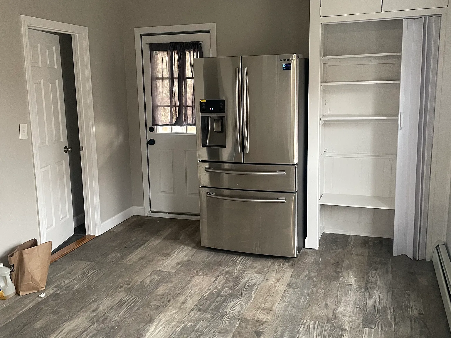 4 bed, 1.5 bath, 1100 sqft, $2,100 — Photo 2