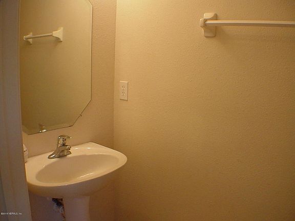 1st floor hall bath.JPG