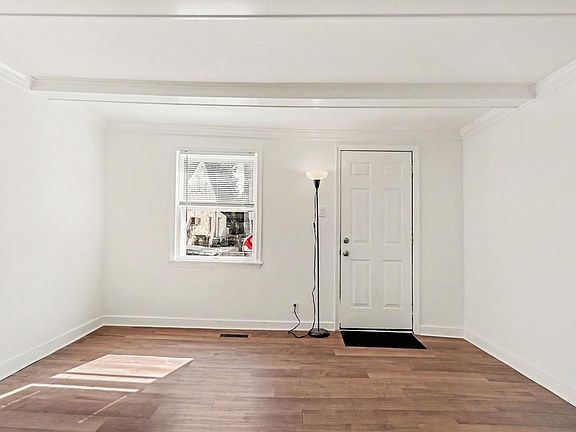 5th image of 20 Walnut St