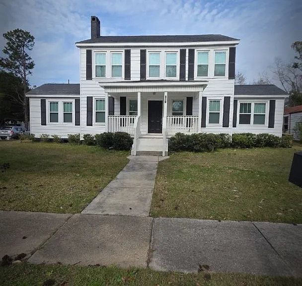 711 Marine St — Photo 3