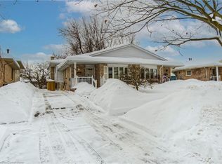 93 Uxbridge Cres, Kitchener, ON N2E2S2